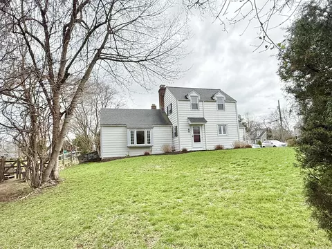 88 Newtown Ave, Norwalk, CT 06851