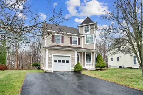 27 Olde Village Cir #27, Wallingford, CT 06492
