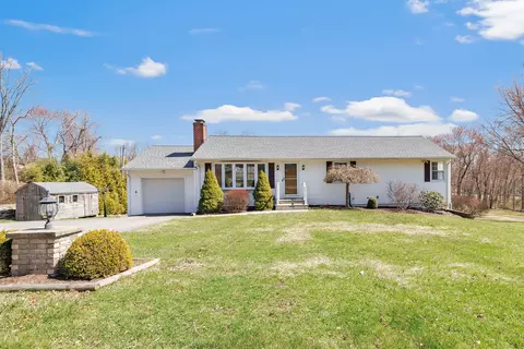 5 Lawn Cir, Trumbull, CT 06611