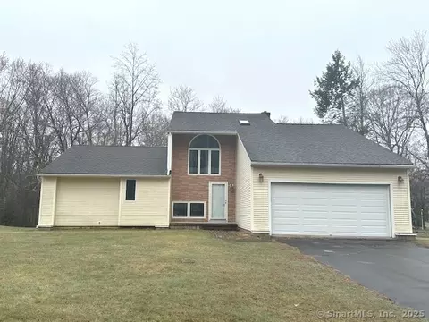 2 Ships Oak Ln, Farmington, CT 06032