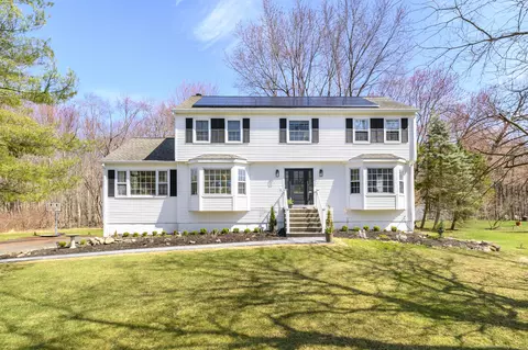 31 Pheasant Ln, Ridgefield, CT 06877