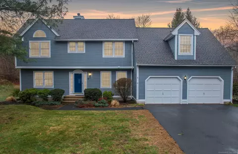 18 Chatsworth Rd #18, Granby, CT 06035