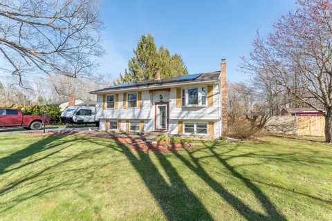 18 Highland Street Ext, Moosup, CT 06354