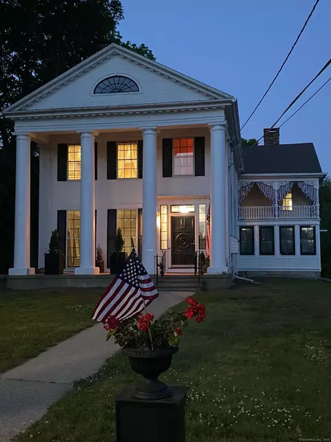 26 Plains Rd, Moodus, CT 06469