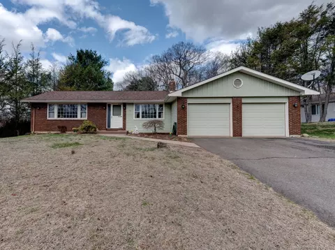 134 Highwood Dr, Manchester, CT 06040