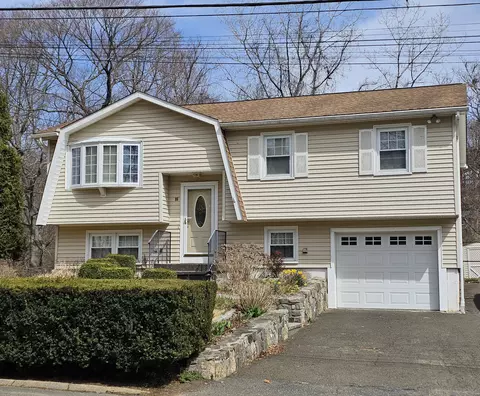 86 Purcell Dr, Danbury, CT 06810