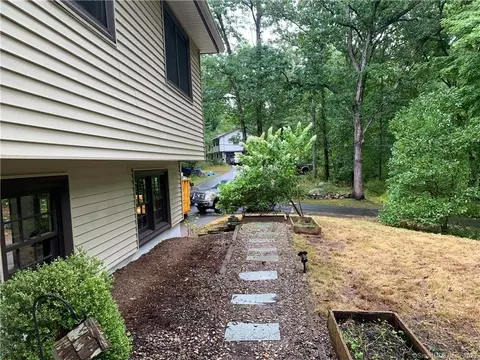 55 Amos White Rd, Southbury, CT 06488