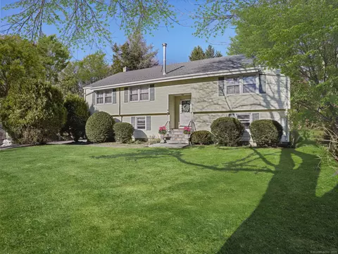 48 Meyer Pl, Riverside, CT 06878