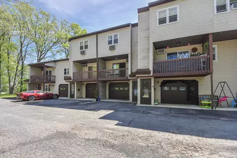 23 Hart Pl #3, Plainville, CT 06062