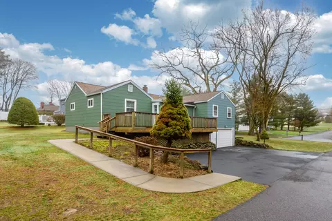 467 Burton Rd, Beacon Falls, CT 06403