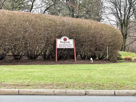 65 Burgundy Hill Ln #65, Middletown, CT 06457