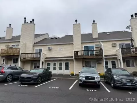 8 Rose Ln #22-7, Danbury, CT 06811