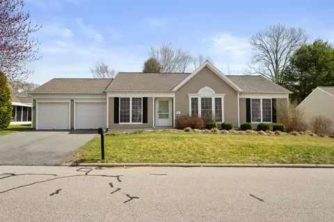 2 Beechwood Dr, Waterford, CT 06385
