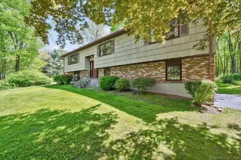 97 Great Ring Rd, Sandy Hook, CT 06482