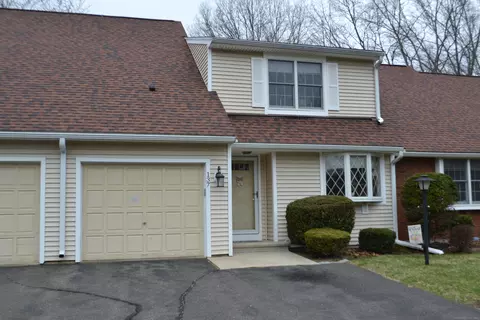 137 The Mdws #137, Enfield, CT 06082