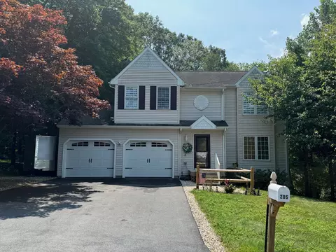 205 Longmeadow Dr, Torrington, CT 06790