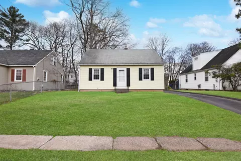85 Hawthorne St, Manchester, CT 06042