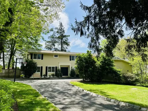 109 Kings Hwy S, Westport, CT 06880