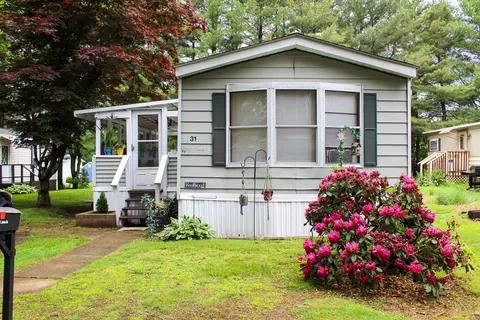 31 James Dr, Windham, CT 06256