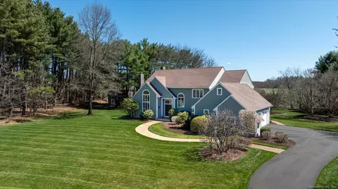 4 Sugar Hollow Ln, Simsbury, CT 06092