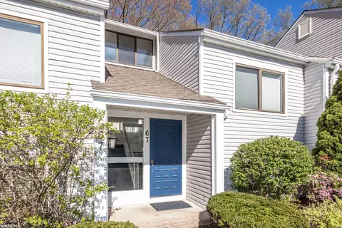 67 Brookwood Dr #B, Rocky Hill, CT 06067