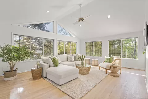 329 Roxbury Rd, Stamford, CT 06902