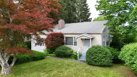 11 Well Ave, Danbury, CT 06810