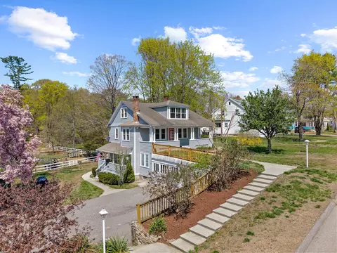 57 Lathrop Rd, Uncasville, CT 06382