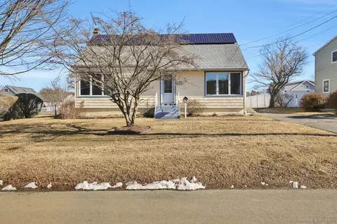 124 Lighthouse Ave, Stratford, CT 06615