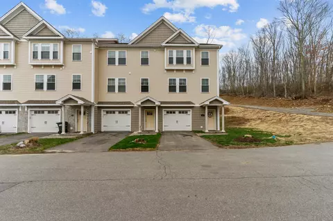 42 Village Xing #42, Niantic, CT 06357