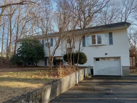 9 Alpine Dr, East Haven, CT 06512