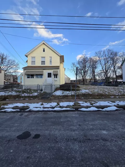 3 Elliott Pl, Hartford, CT 06114