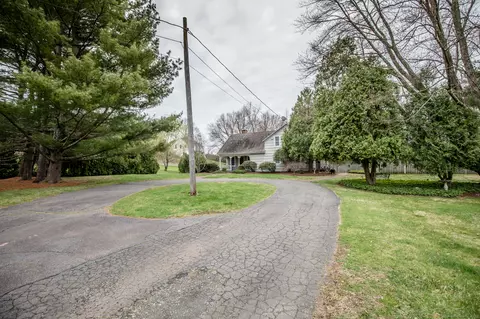 35 Pasco Hill Rd, Cromwell, CT 06416