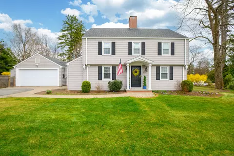 2 High Point Ln, West Hartford, CT 06107