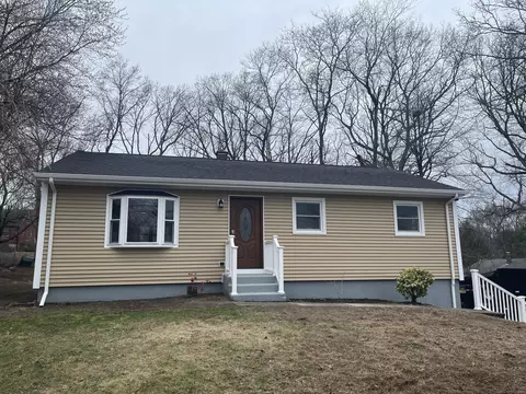 11 Massachusetts Rd, Oakdale, CT 06370
