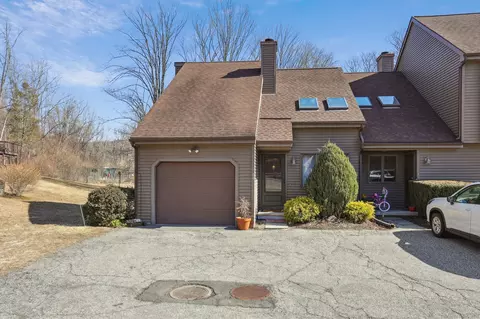 44 Twin Oaks #44, New Milford, CT 06776