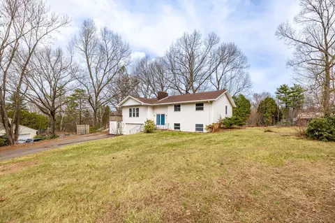 61 Pinewood Dr, Vernon, CT 06066
