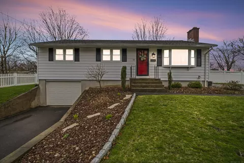 10 Betty Rd, Enfield, CT 06082