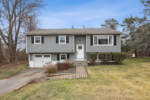 23 Jeanette Rd, Danbury, CT 06811