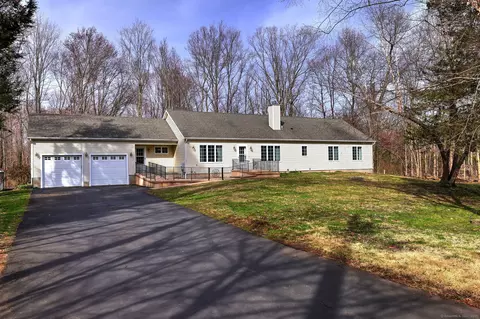 16 Peck Ln, Hamden, CT 06518