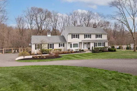 33 Woody Ln, Westport, CT 06880