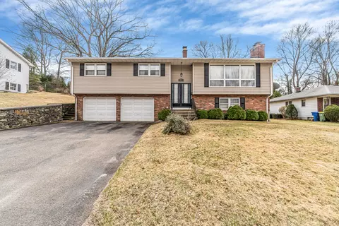 457 Highland Dr, Waterbury, CT 06708