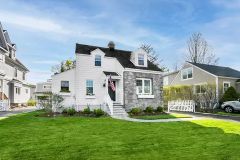 162 Eastlawn St, Fairfield, CT 06824