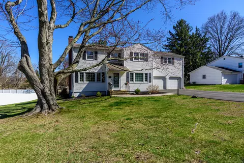 12 Windsor Rd E, North Haven, CT 06473