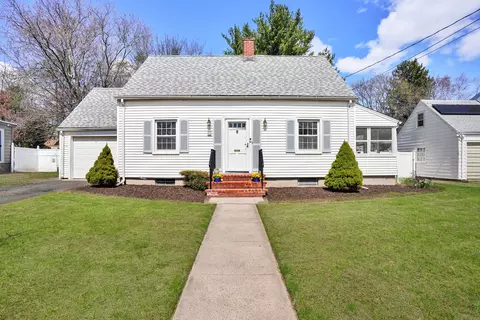 82 Rockwood Rd, Hamden, CT 06514