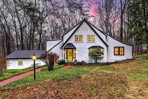 889 Indian Hill Rd, Orange, CT 06477