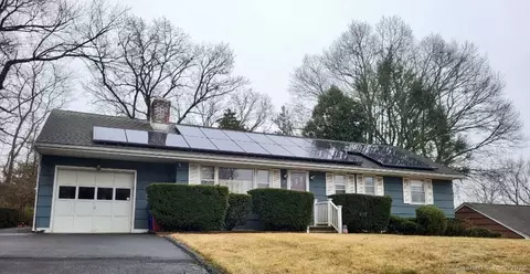 27 Fullin Rd, Norwalk, CT 06851