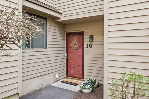 150 Hope St #16, Stamford, CT 06906