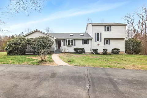 4 Horseshoe Dr, East Granby, CT 06026