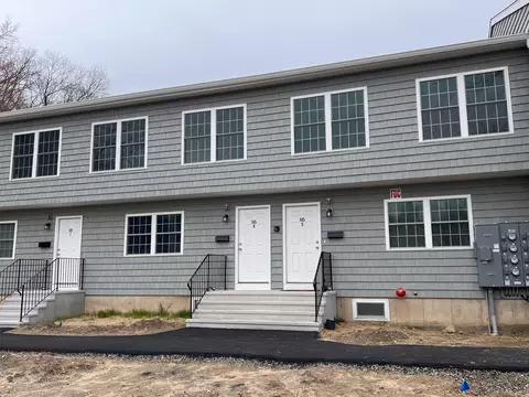 145 Lantern Park Dr #6, Naugatuck, CT 06770